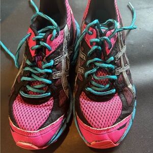 Young  woman size 5 shoes